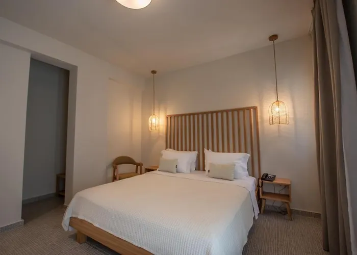 Elies 33 Bio Retreat (Adults Only)